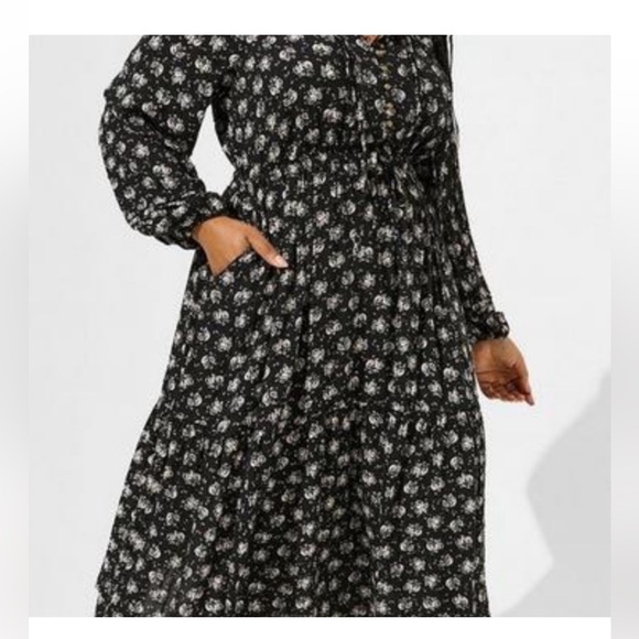 Torrid Midi Swiss Dot Pleat Long Sleeve Dress NWT - Picture 4 of 7